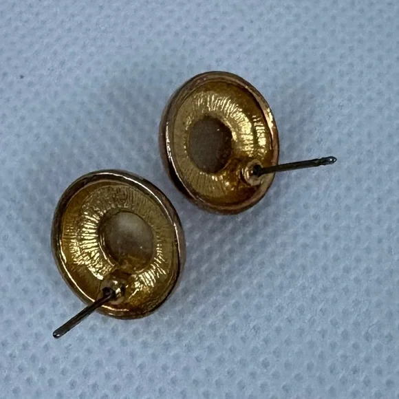 Vintage luminous Cat's Eye Stone Stud Earrings - Gold Tone - Picture 3 of 5